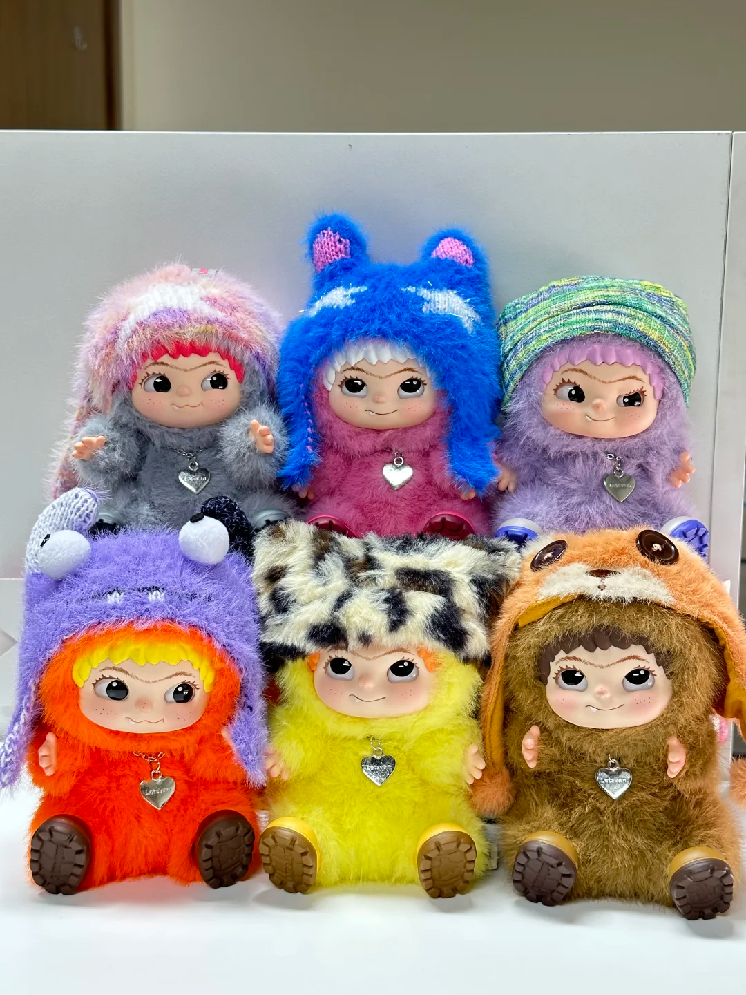 WAKUKU Fuzzy Trendy Fun Party Series